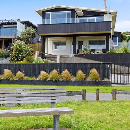 Wow On Wanaka Bay Apartment New Plymouth Bagian luar foto