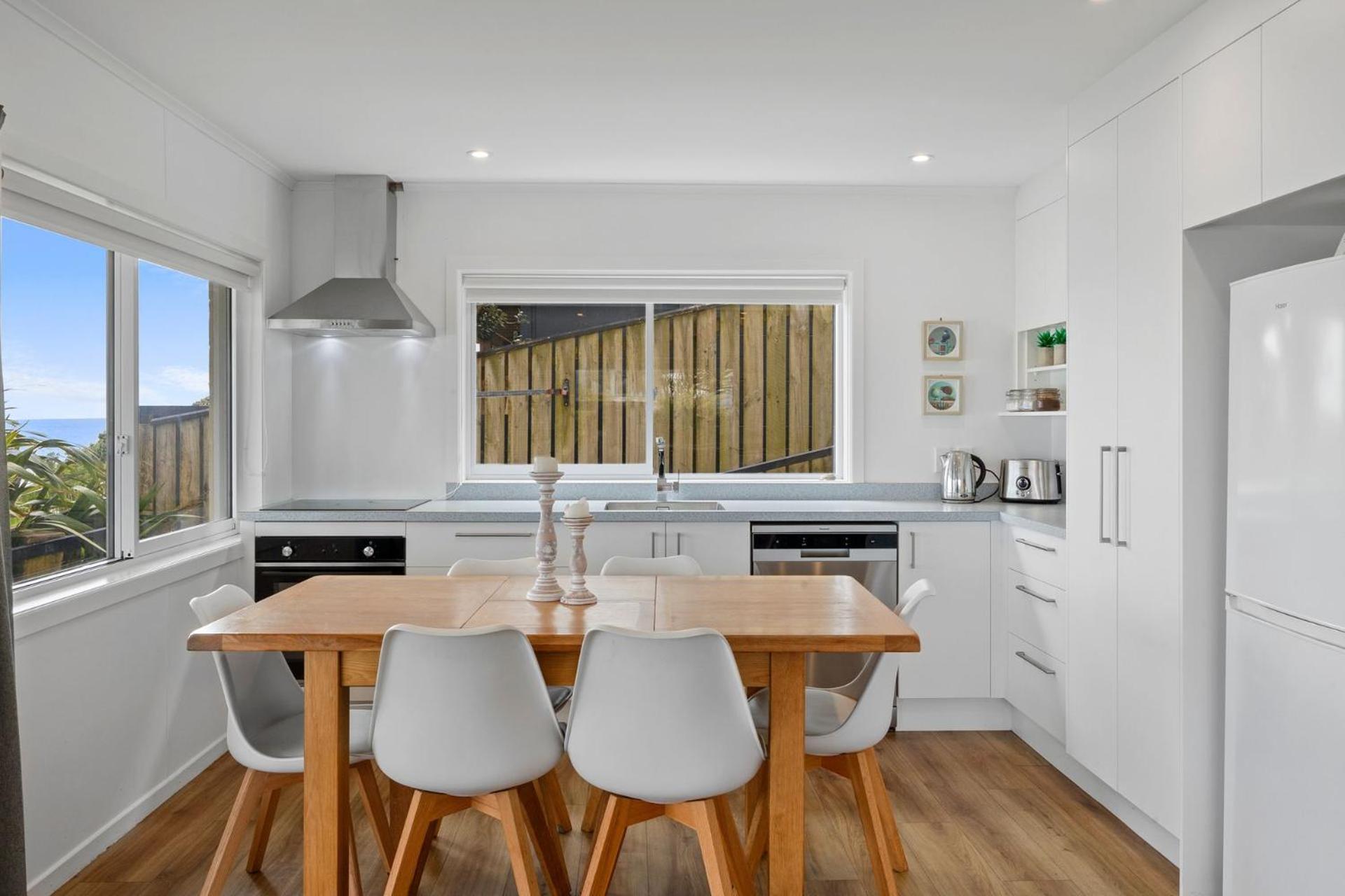 Wow On Wanaka Bay Apartment New Plymouth Bagian luar foto