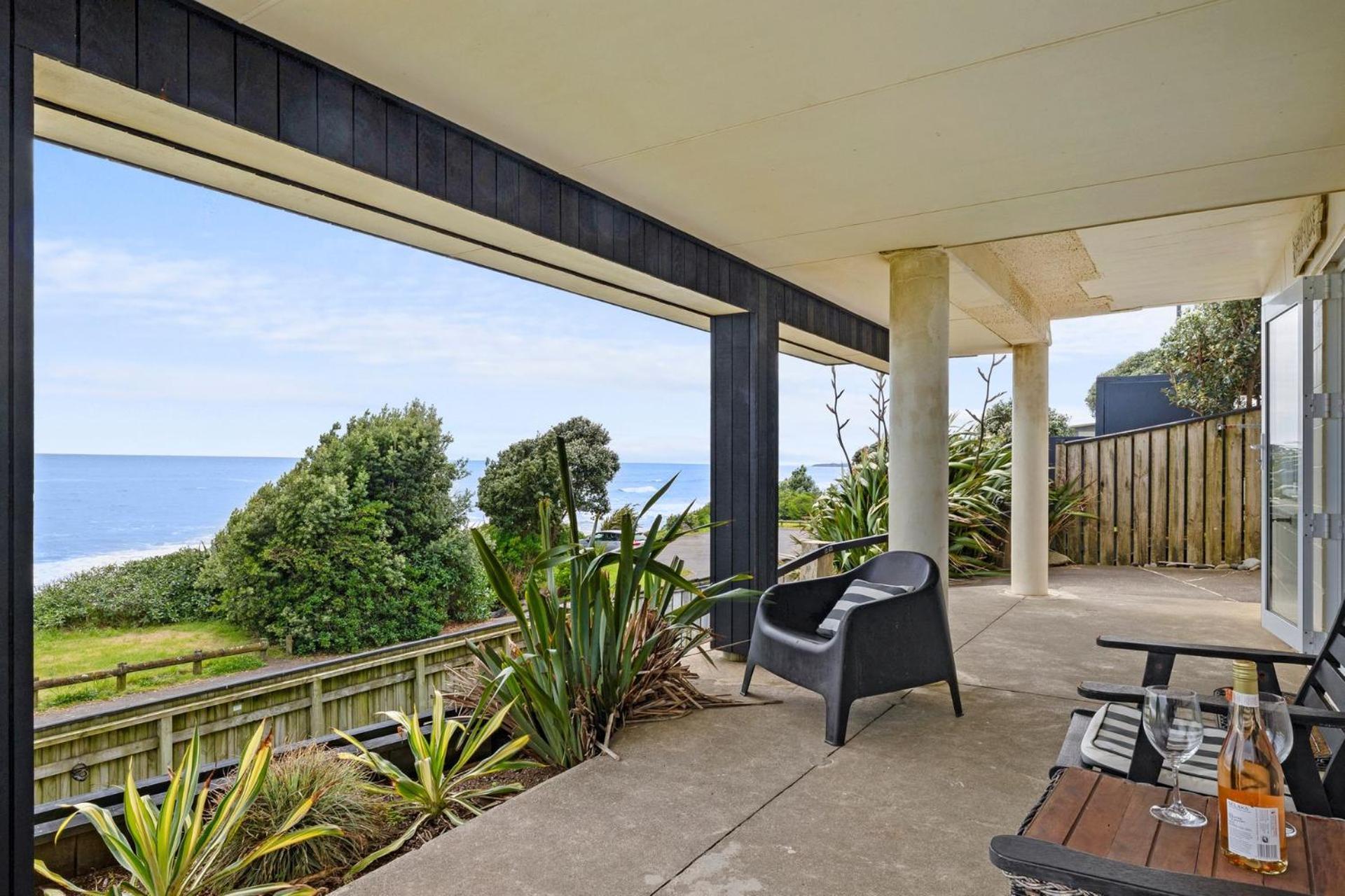Wow On Wanaka Bay Apartment New Plymouth Bagian luar foto
