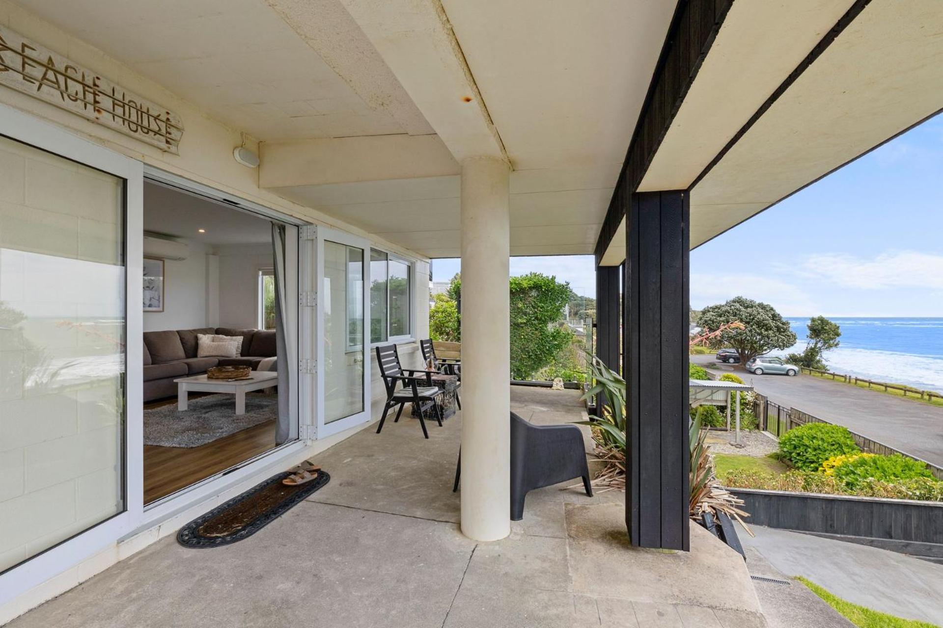Wow On Wanaka Bay Apartment New Plymouth Bagian luar foto