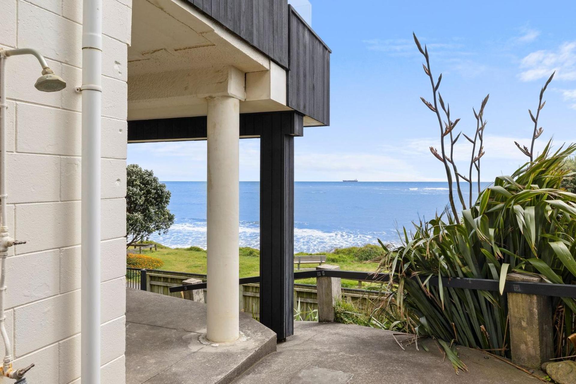 Wow On Wanaka Bay Apartment New Plymouth Bagian luar foto