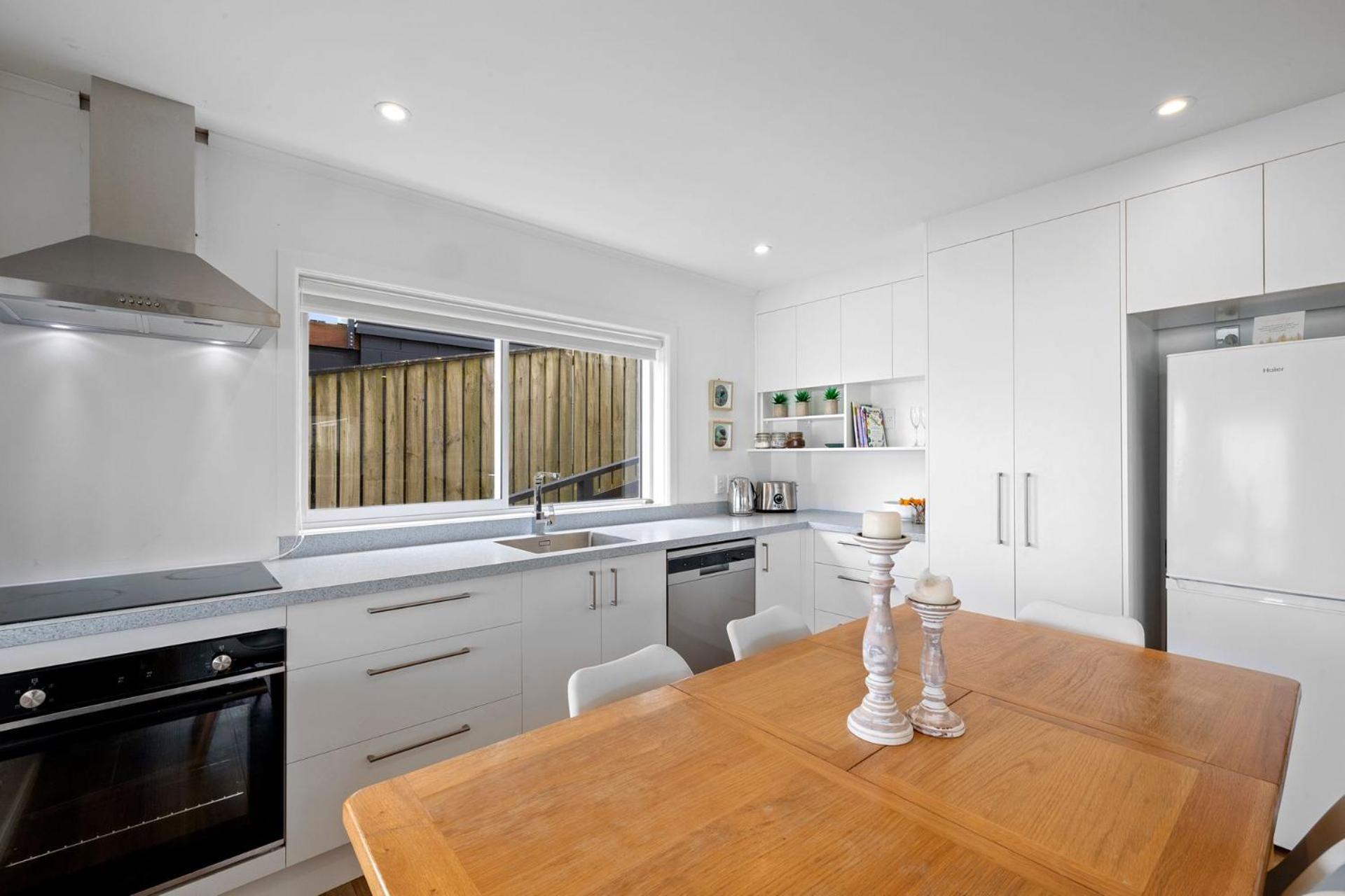 Wow On Wanaka Bay Apartment New Plymouth Bagian luar foto