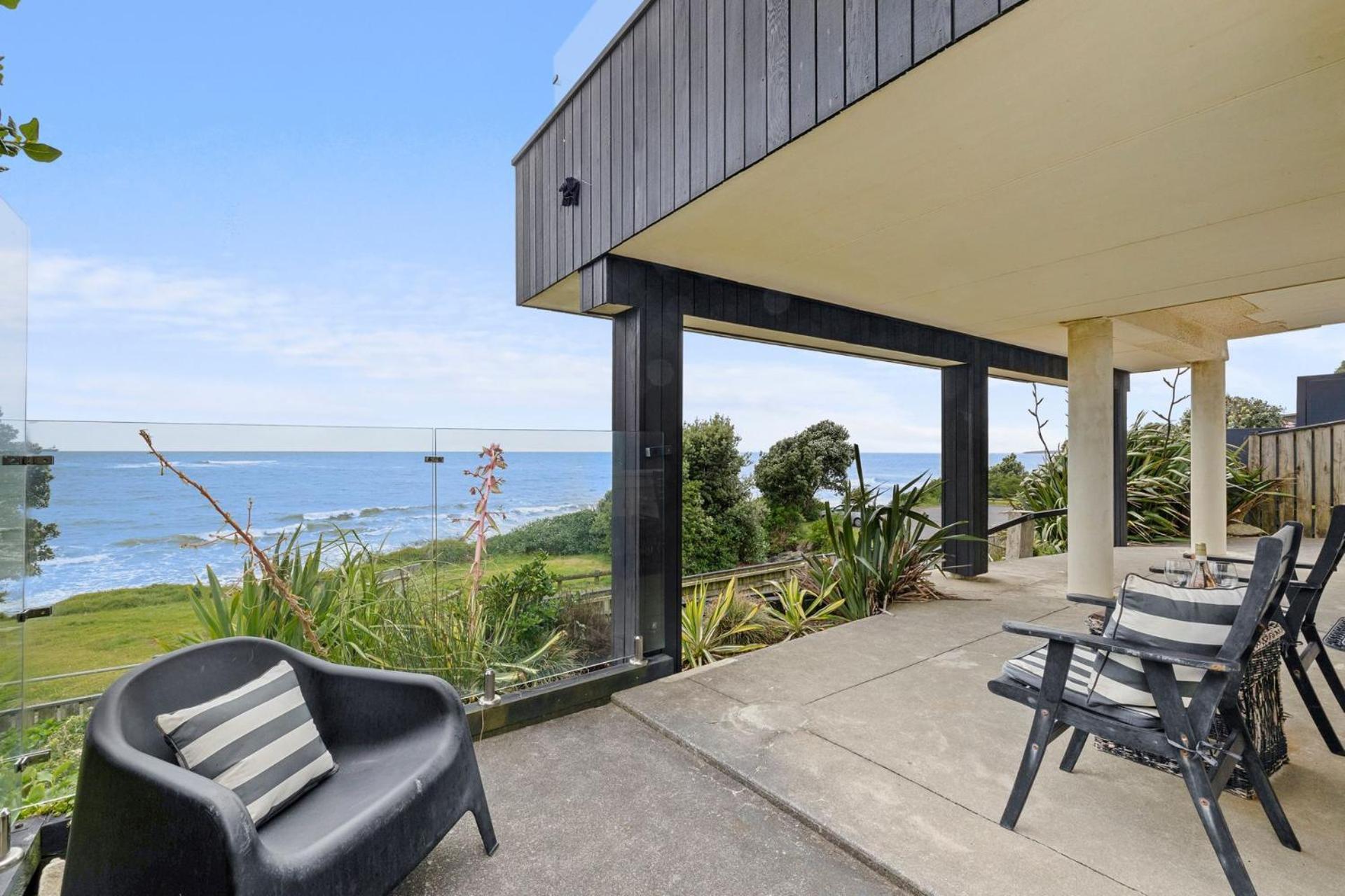 Wow On Wanaka Bay Apartment New Plymouth Bagian luar foto